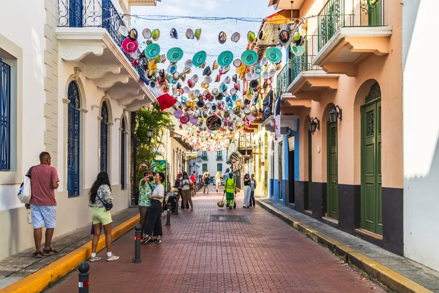Paseo por el Casco Viejo de Panamá - Image 2
